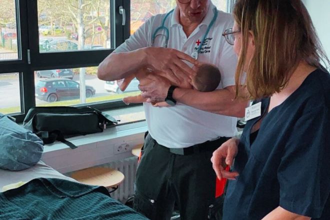 Pilotprojekt im Rettungsdienst: Wir waren dabei - geburtshilfliche Fortbildung.